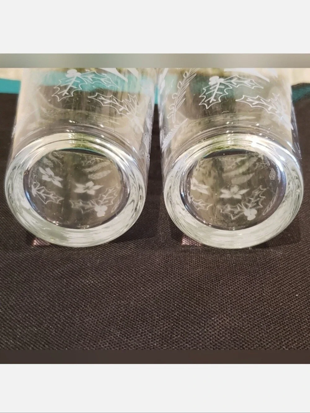 🎁 Set of 2 T-Mobile Holiday Collectible Etched 16oz Glasses (2023) NEW!